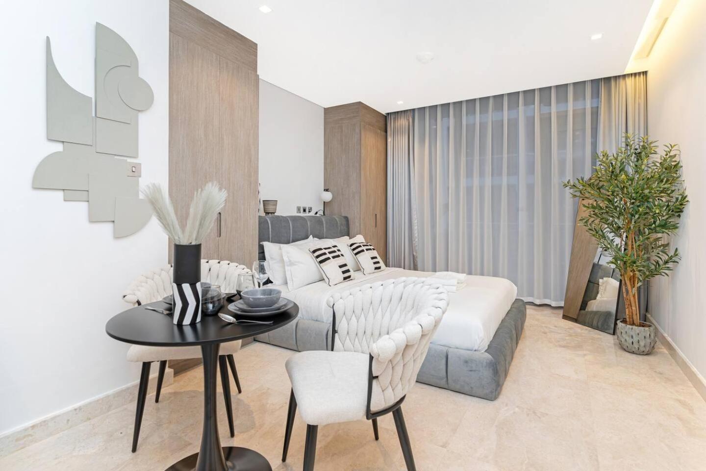 Trendy Studio! Walk To Burj Khalifasleeps 3! Appartement
