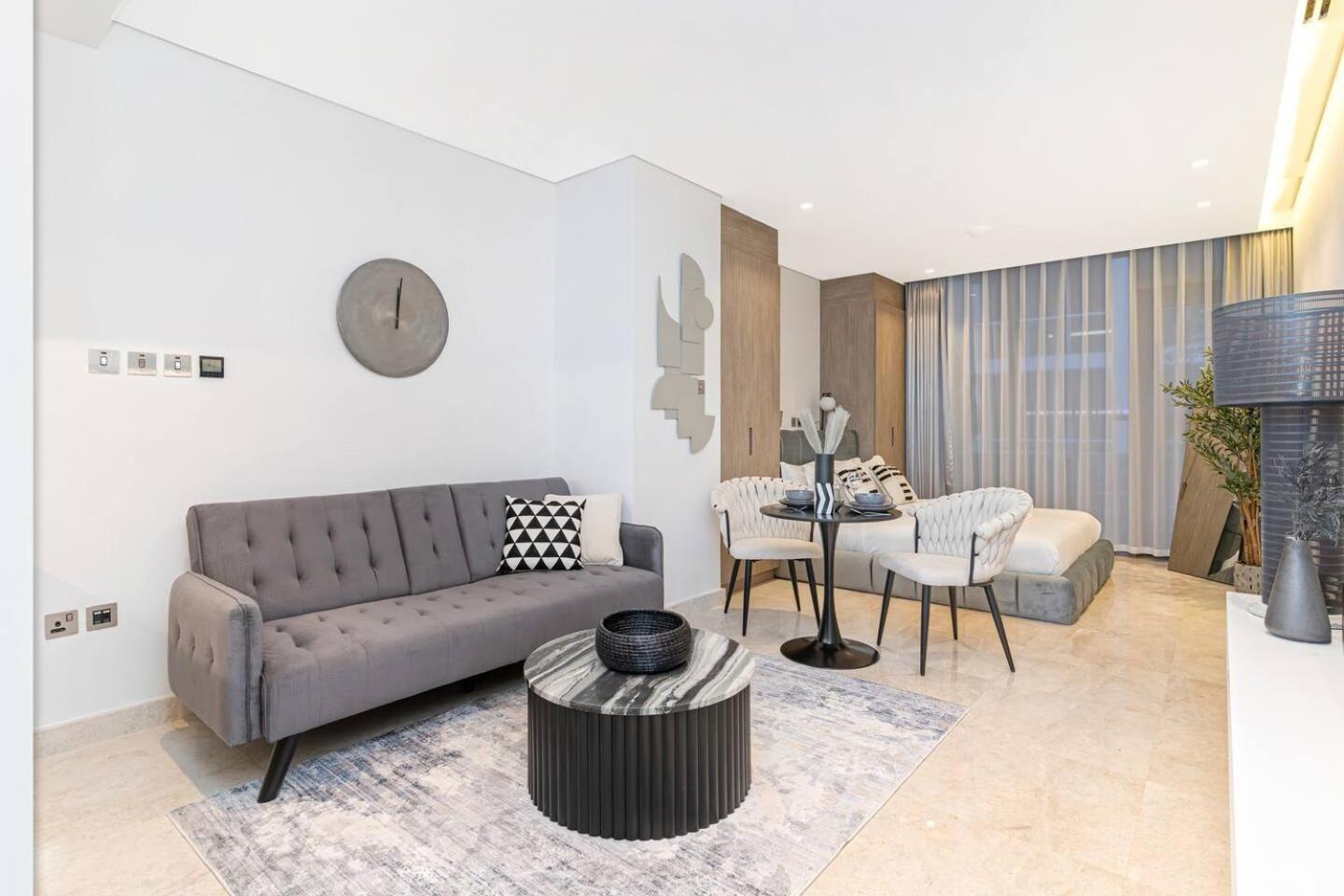 Trendy Studio! Walk To Burj Khalifasleeps 3! Appartement *
