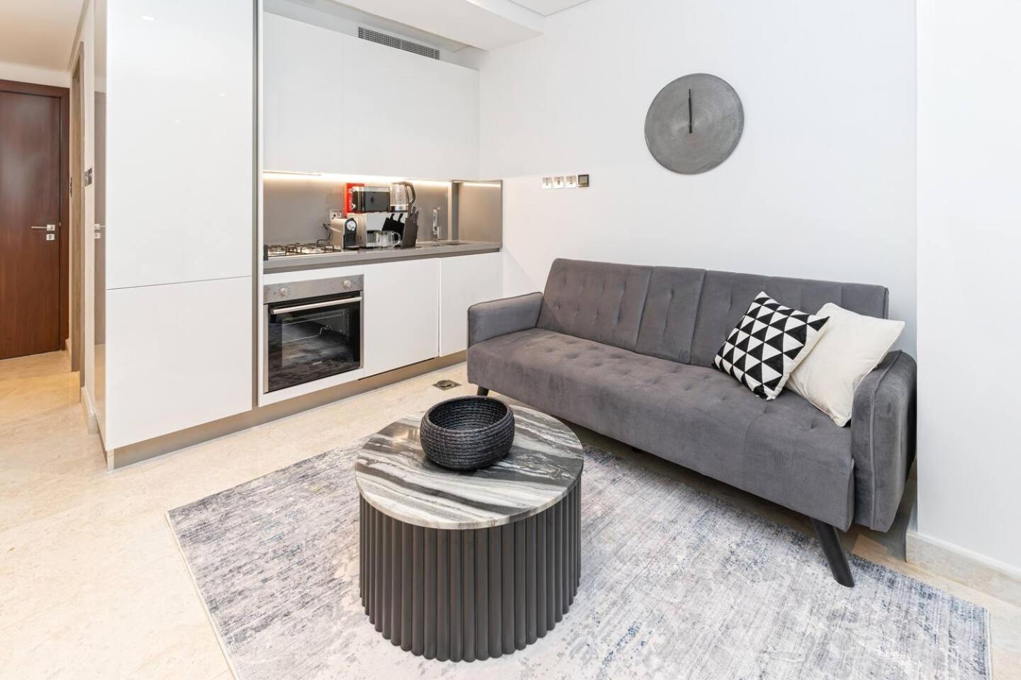 Trendy Studio! Walk To Burj Khalifasleeps 3! Appartement *