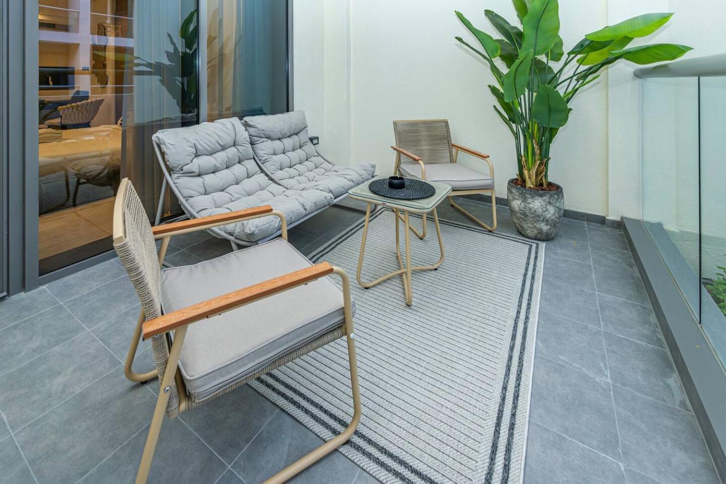 Trendy Studio! Walk To Burj Khalifasleeps 3! Appartement Dubai